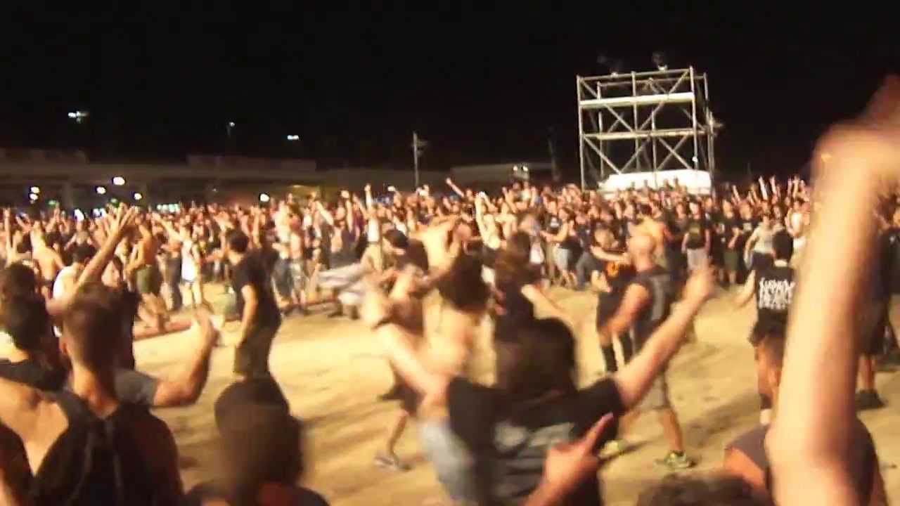 Raining Blood- Slayer Mosh Pit Live In Greece 01/07/2013