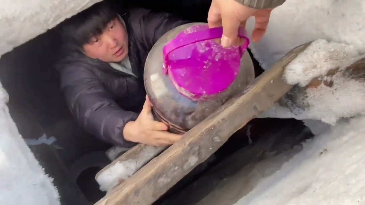 早上送父母到机场，中午给表哥拜个年，中午吃个家常便饭