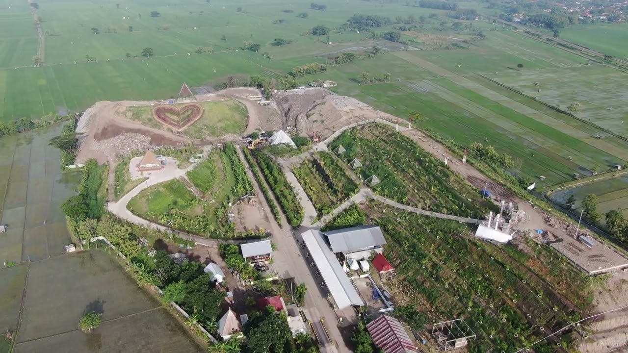 FREE RAW FOOTAGE Bukit  Piramid PART 5 , DRONE KOTA MADIUN  SHOOT USE MAVIC 2 ZOOM 4K ,