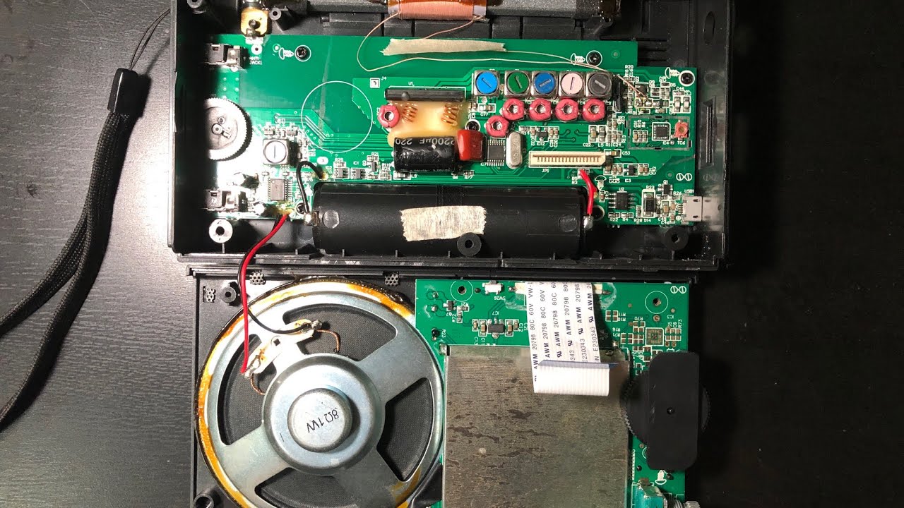 What is inside of XHDATA D-808