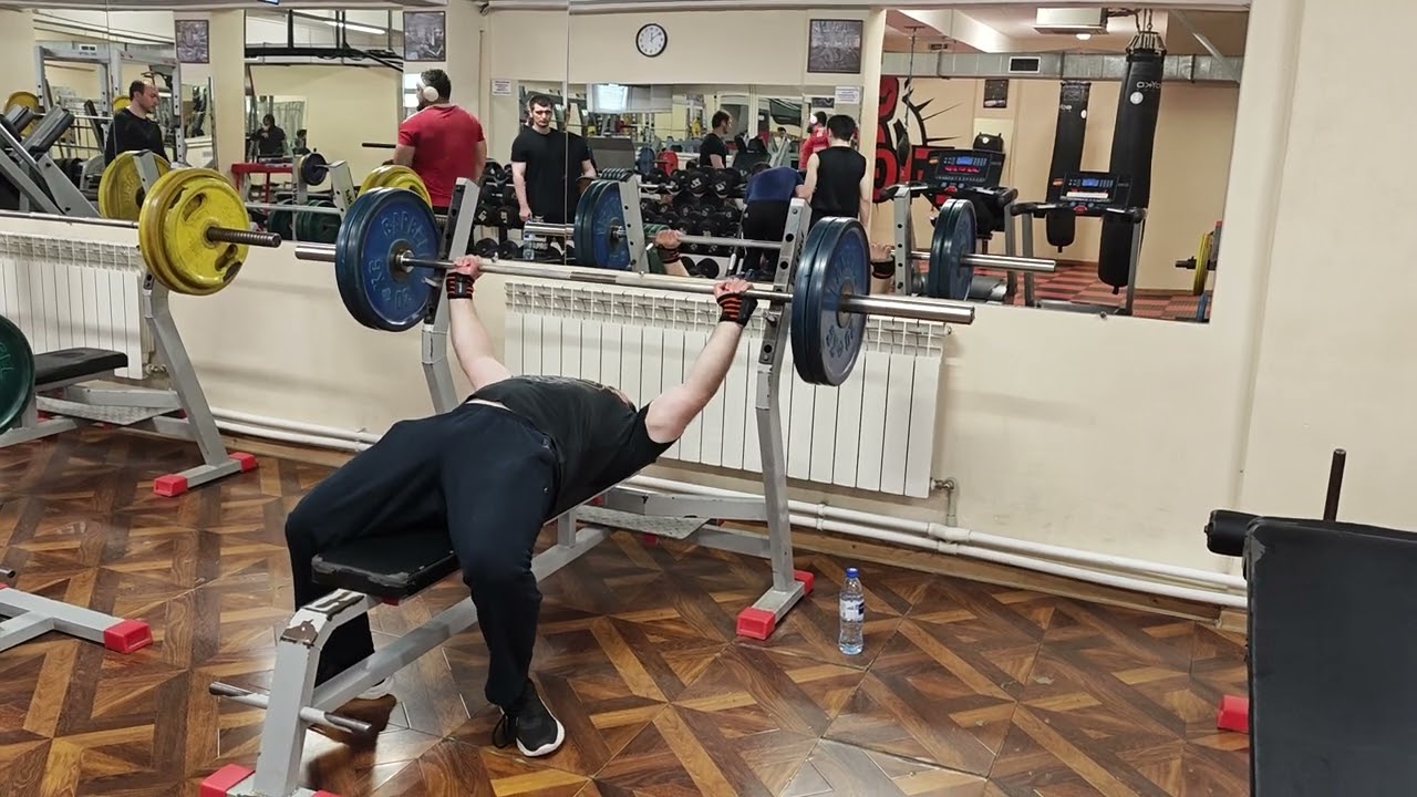 [Жим лежа] Bench Press - 100kg x 5 (May 12, 2025)