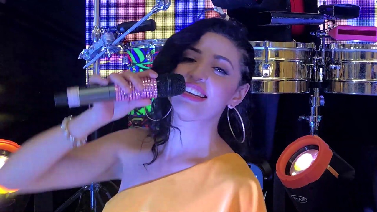 &uml;No te apartes de m&iacute;&uml; - Ruby Escobar Ft. La Autentik Dinamita