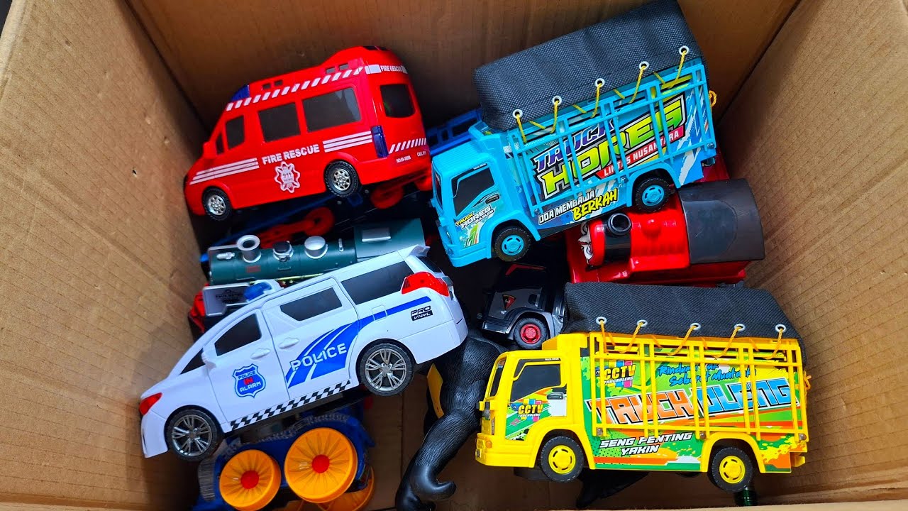Wadidaw ‼️ Ada Truk Oleng, Robot Ultraman, Mobil Polisi, Robot Gorila 