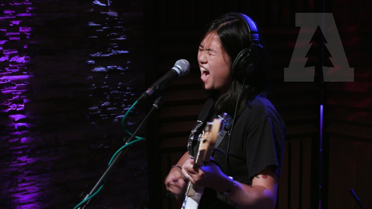 Hana Vu - Shallow | Audiotree Live