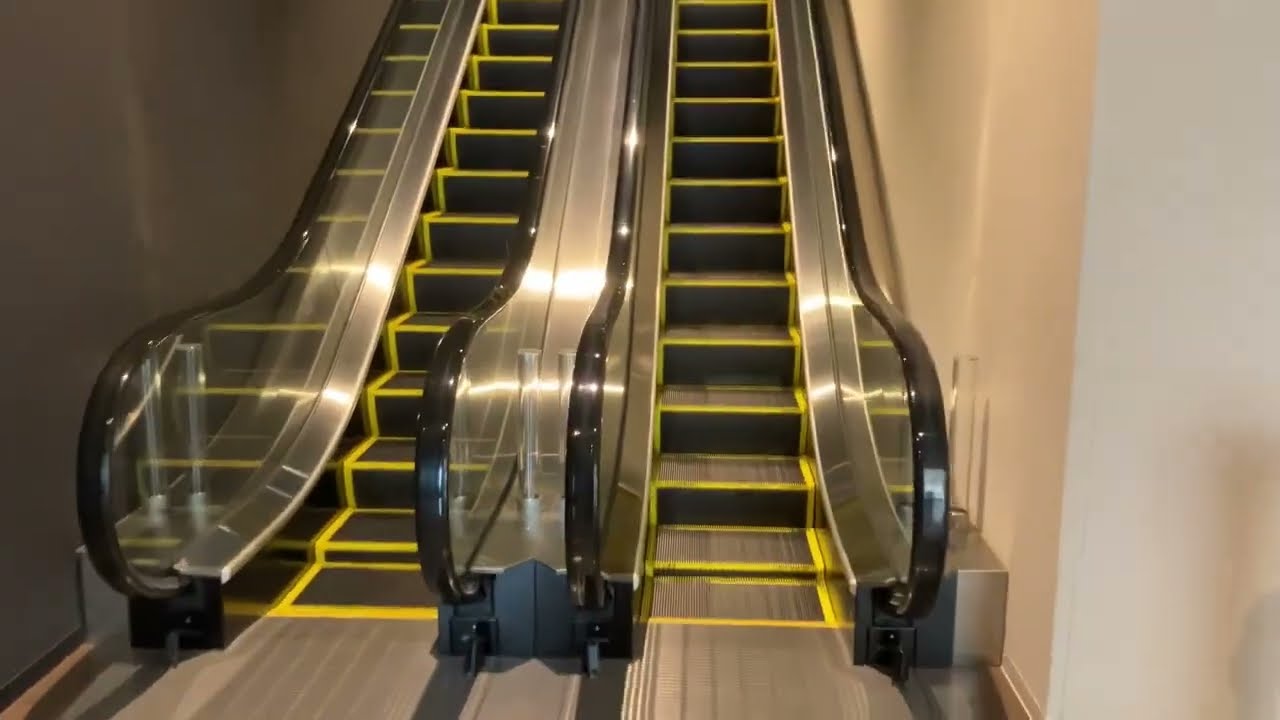 【三菱、日立】8X エスカレーター 中之島フェスティバルタワー 8X escalator Nakanoshima Festival Tower Osaka Japan