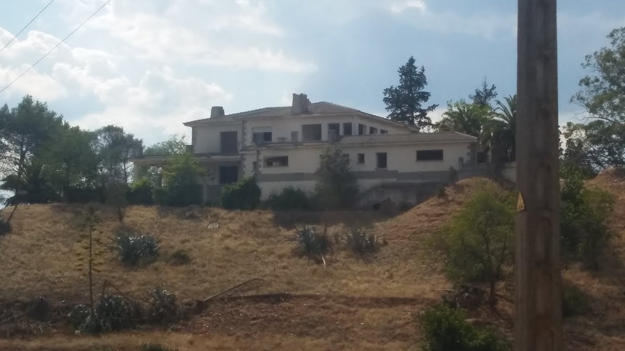 Explorando una finca abandonada