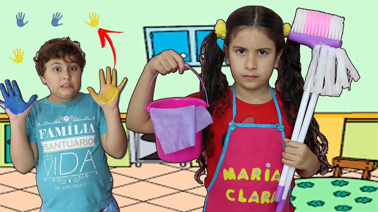 Maria brinca de limpar a casa e o JP bagun&ccedil;a! Kids Pretend Play with Cleaning Toys!