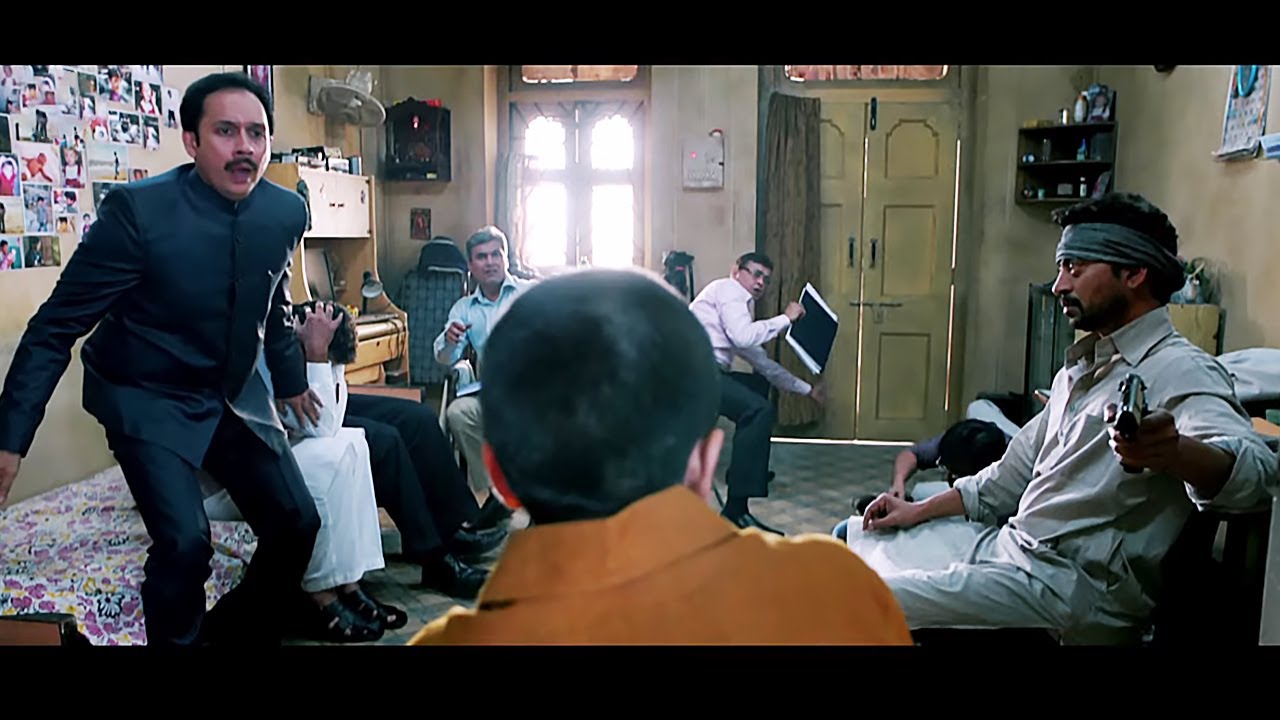 तुम जैसे नेताओ के बच्चे भी ज़िंदा नहीं होने चाहिए - Madaari Climax Movie Scene - MUST WATCH SCENE