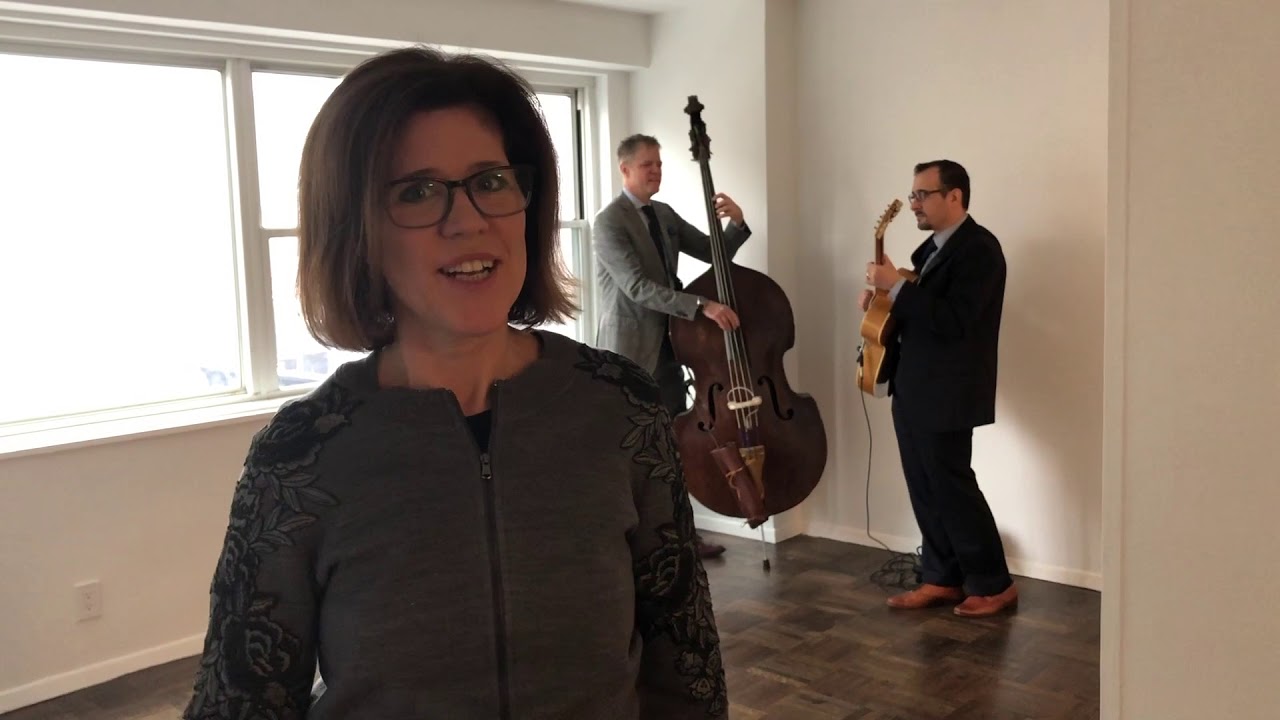 NYC Apartment Tour with Live Music | New York, NY 10016