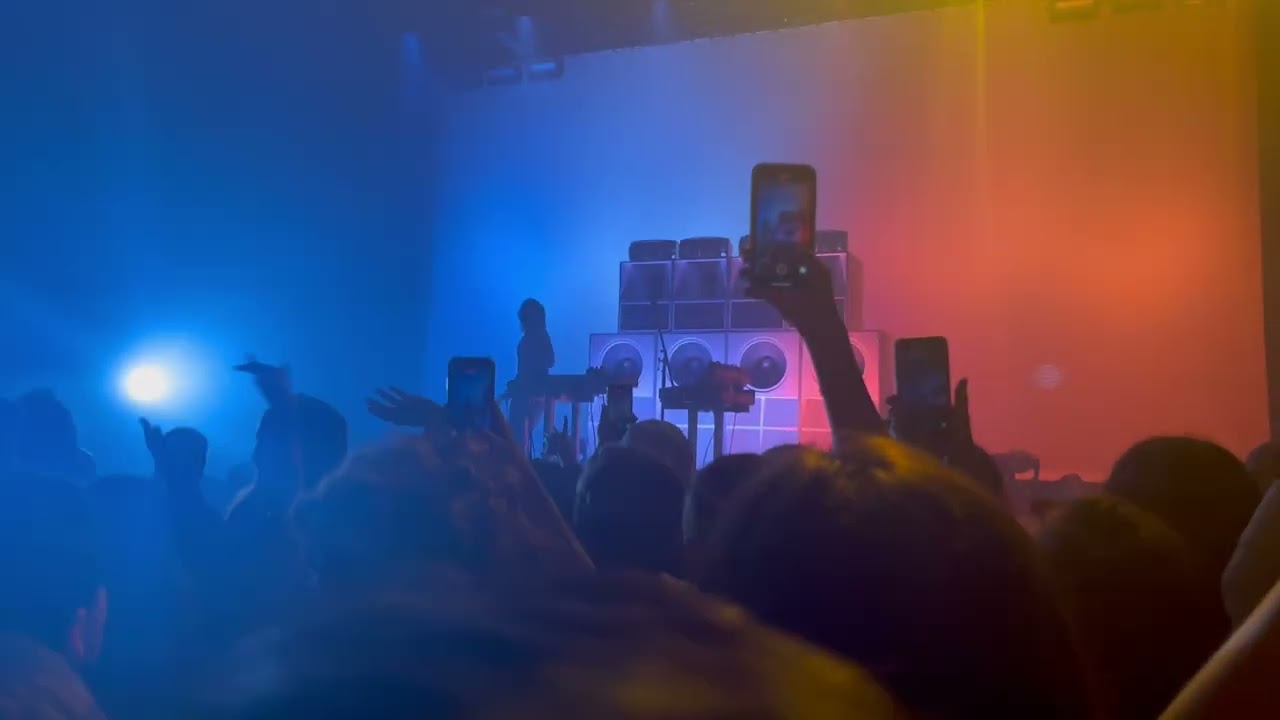 Lewis OfMan - Siesta Freestyle Live (Élysée Montmartre 2023)