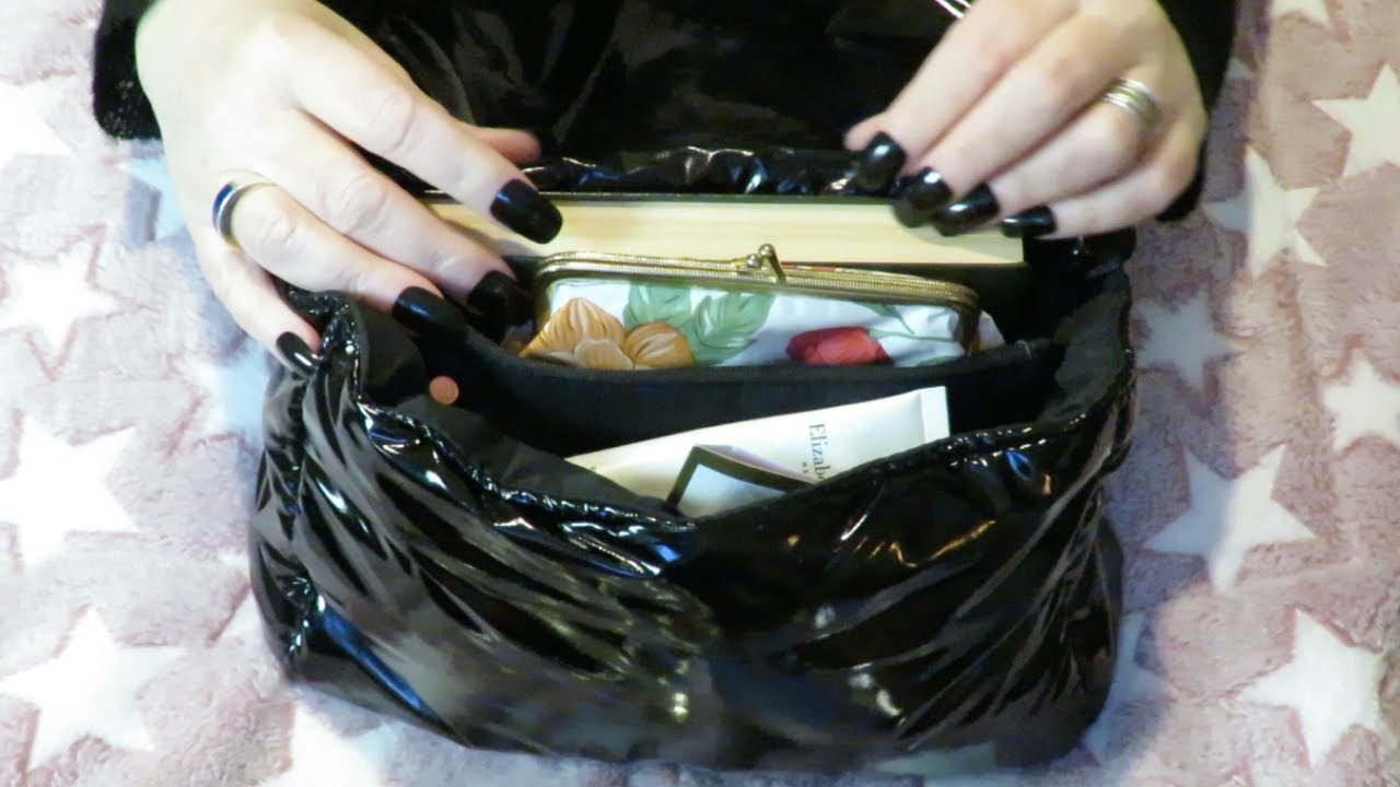 ASMR What's In My Bag / No Talking / Gripping / Rummaging / Squeezing Puffy Bag 👜