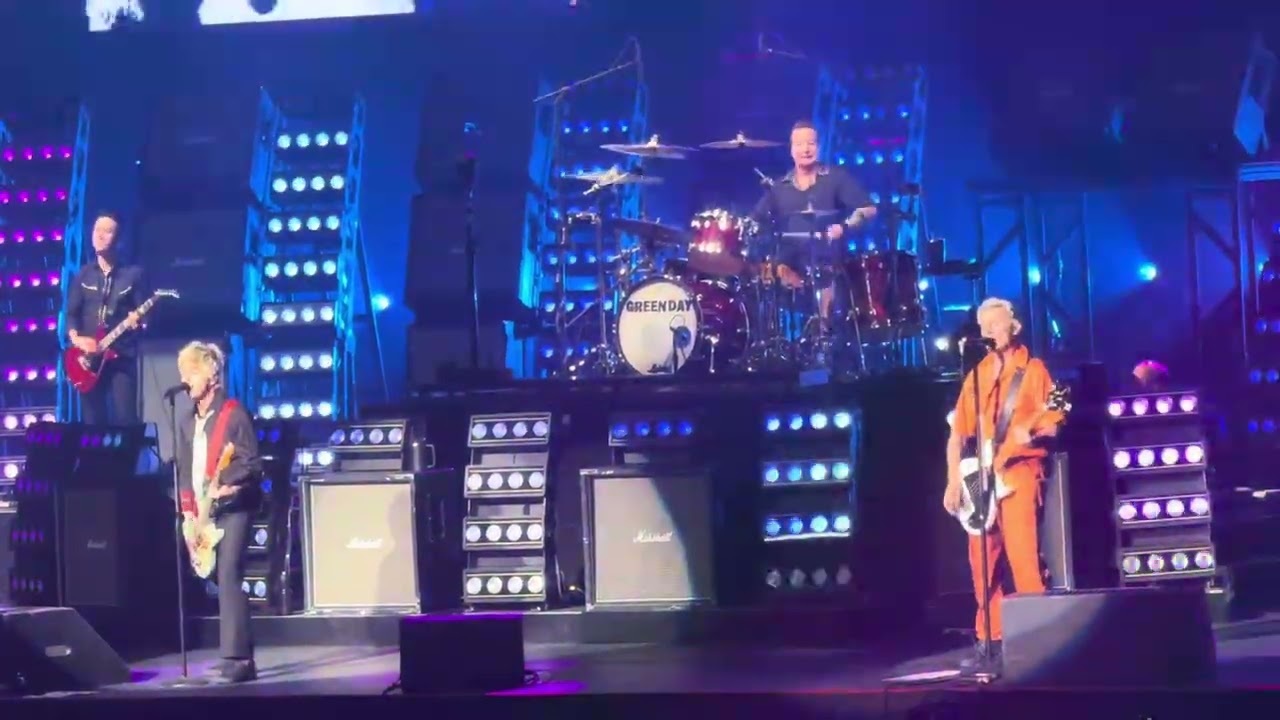 GREEN DAY - Basket Case ,  JAPAN TOUR 2025  Live at Osaka Castle Hall,Osaka, Japan Feb. 21 2025