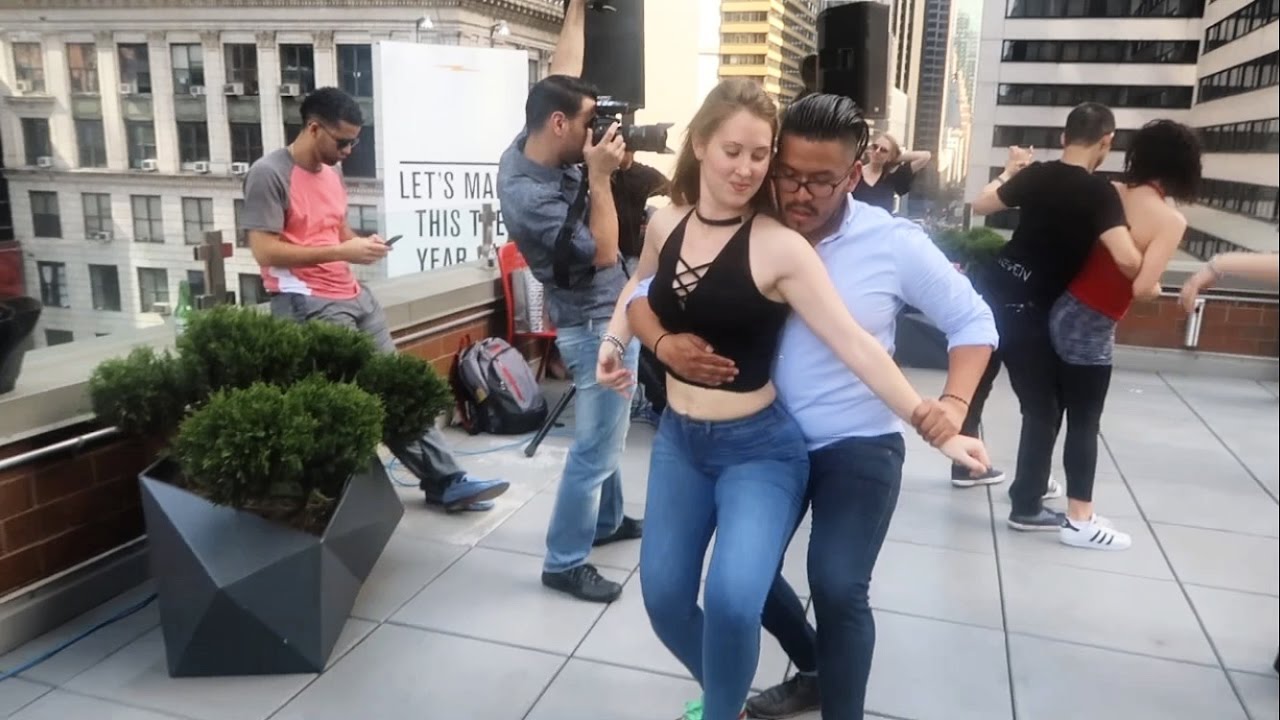 Bachata Sensual On The Roof Top Of Times Square|NYC