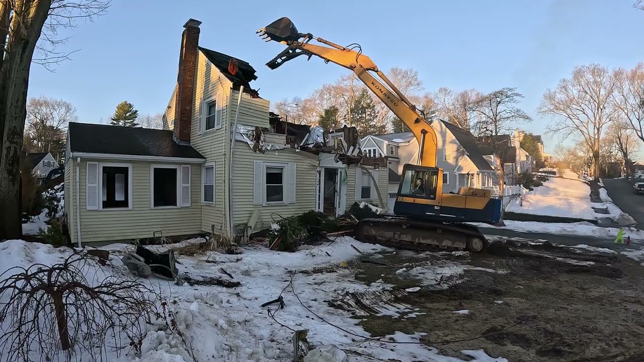 House Demolition with 220 Komatsu excavator