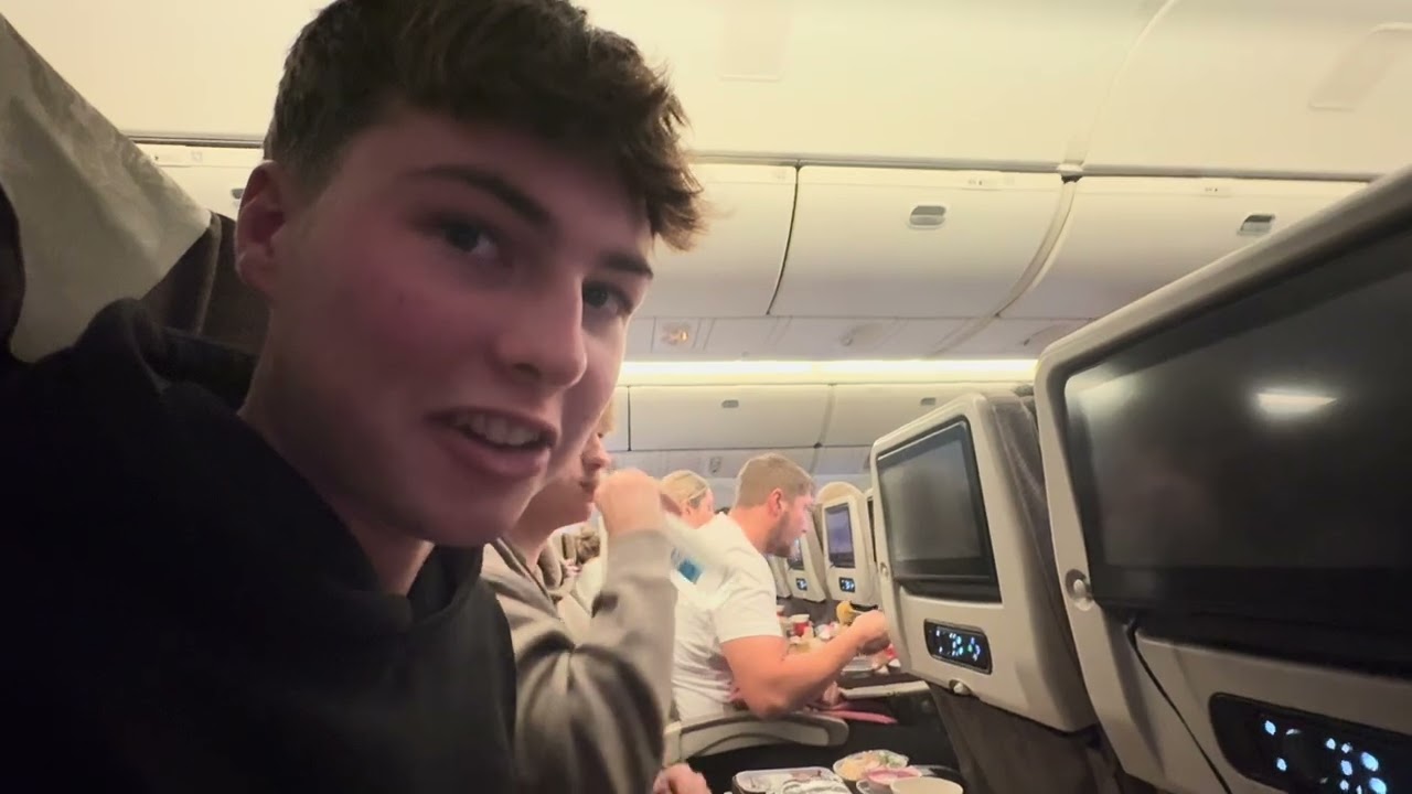 Vlog #1 Travelling to Thailand (GONE WRONG!!!!)