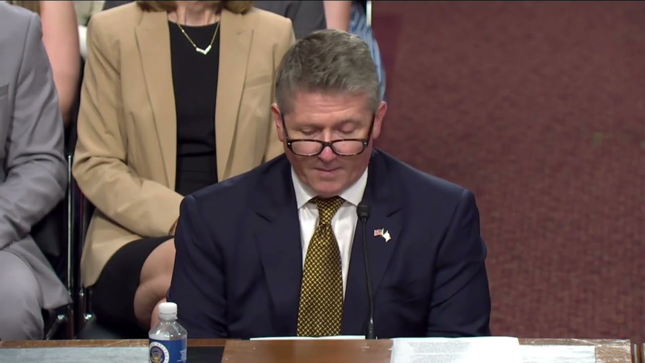 Senator Justice introduces West Virginia native Dr. Legg and questions witnesses in Aging Committee