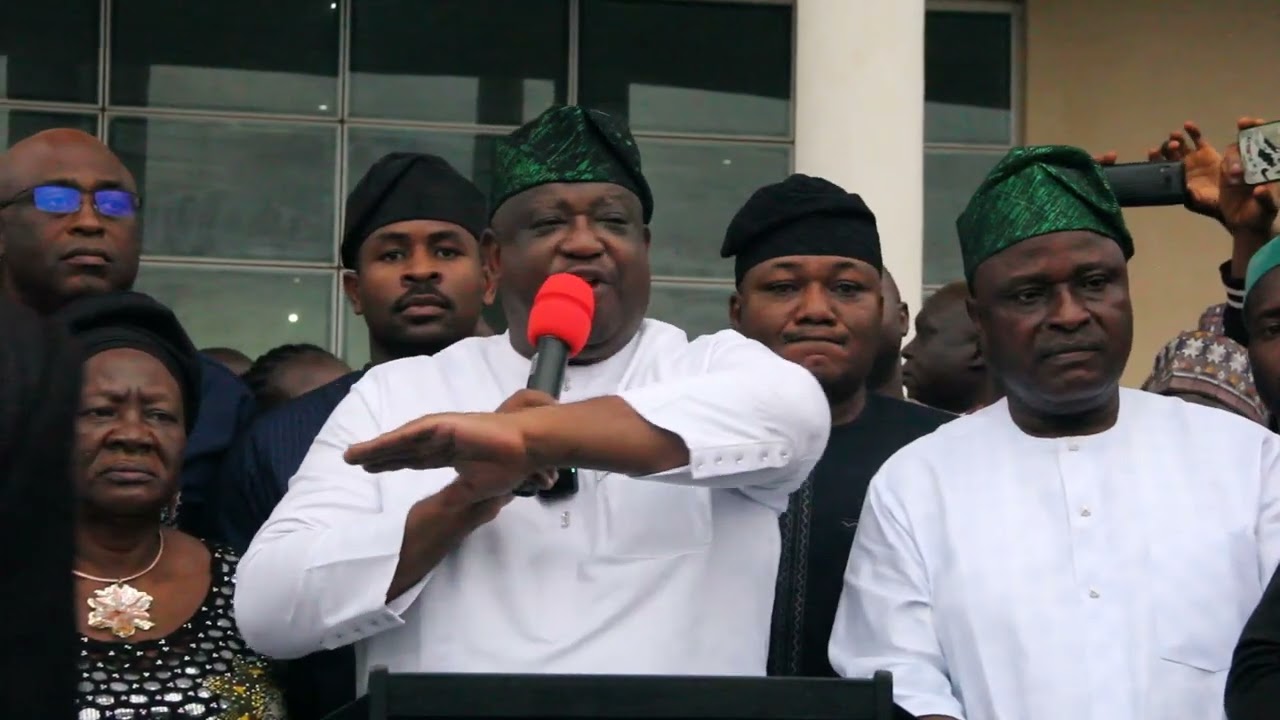 Governor Caleb Mutfwang received by a jubilant crowd in Jos.