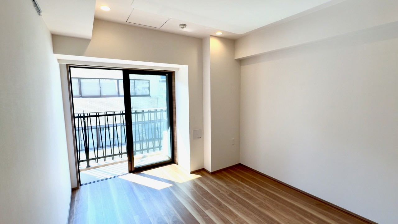Эп 59 — Микроапартаменты на 7 этаже с балконом🏠✨ - 25,8 кв. м / 277,7 кв. футов