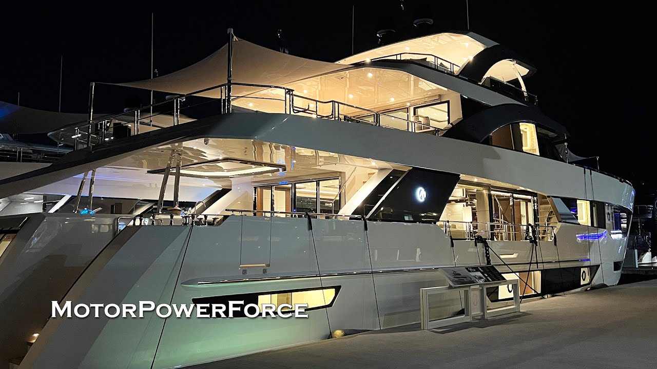 Touring 2023 Ocean Alexander 35R Luxury Yacht