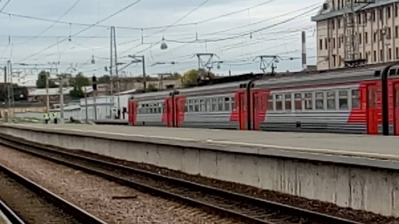 ...как объявляют поезда на Финляндском вокзале города Санкт-Петербурга.... (Full HD)