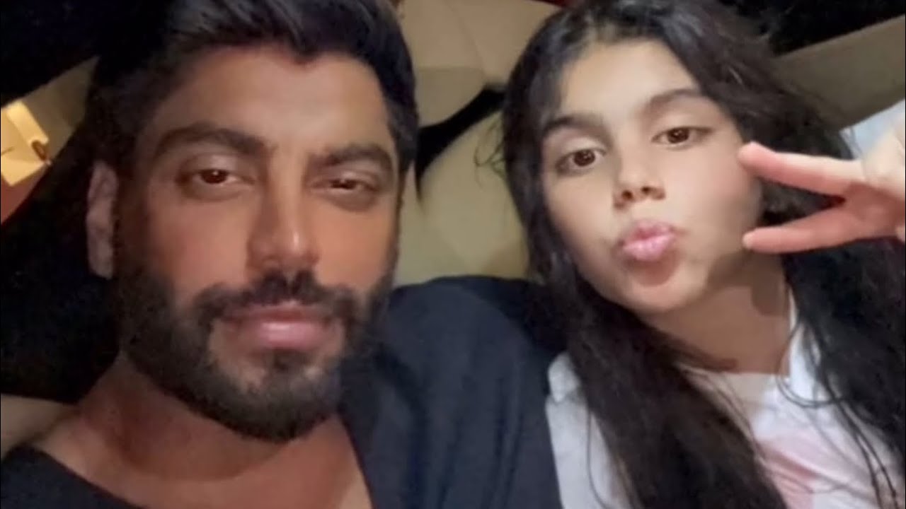 سنابات احمد السالم مع بنته خلود