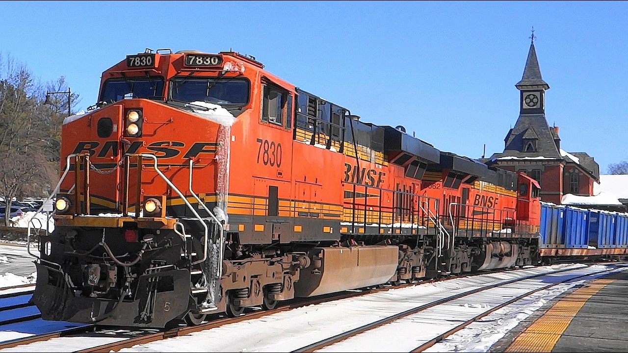 🚄 Lots of EMD, Foreign Power, & other Trains in the Snow ❄