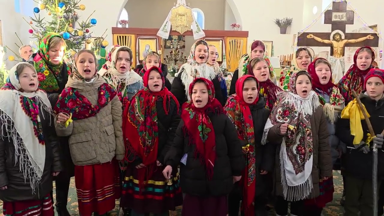 Колядує фольклорний гурт 