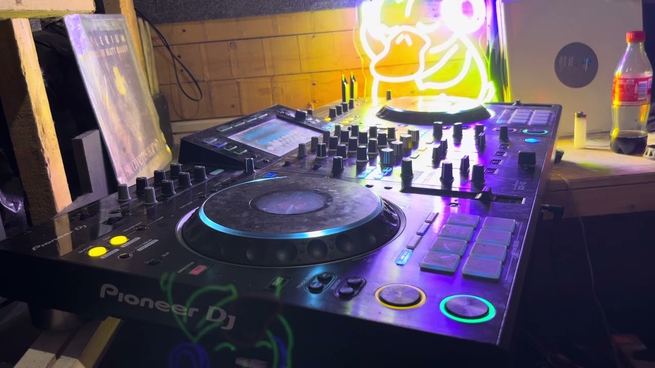 Peak time driving techno/tech trance mix 134-145bpm 