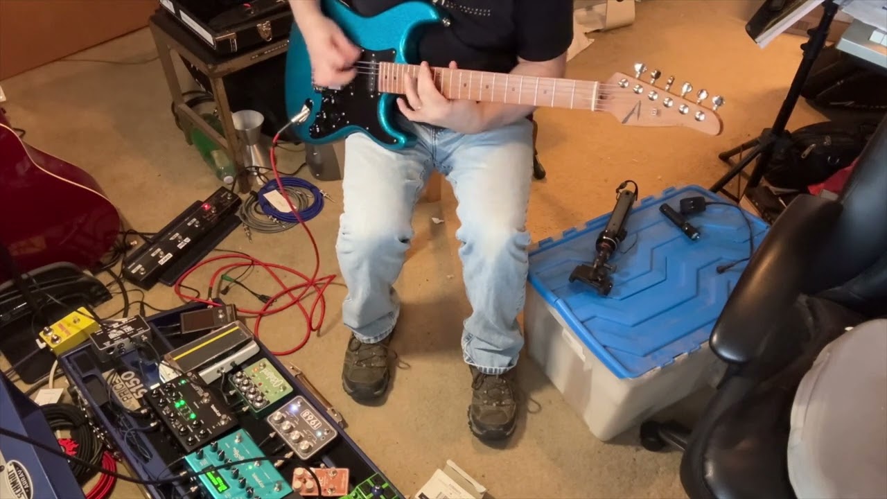 KingTone 1968 Vibe and Octaland Pedals. (Out of the box quick demo)