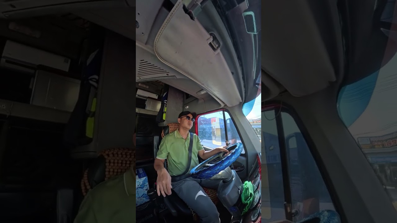 Vừa Qua Cửa Khẩu Mộc Bài