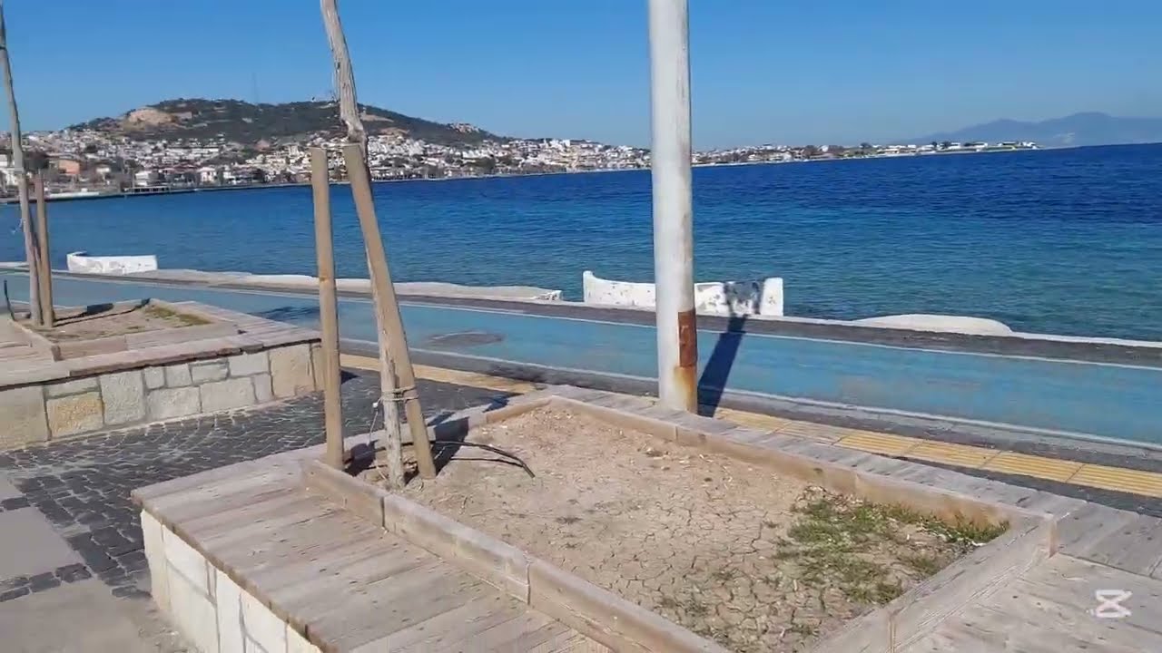 Foça.yeni Foça subat sonu kıştan bir gün.sessiz ve çok çok sakin  hadi gezelimmi?