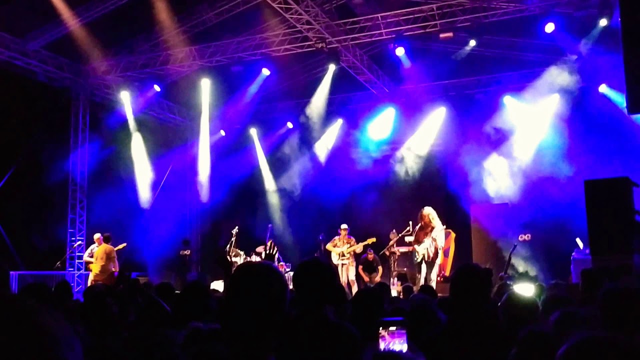 Pinguini Tattici Nucleari - La Strategia Della Tenzone (Live, cantata da Elio) - Lignano 07/08/19