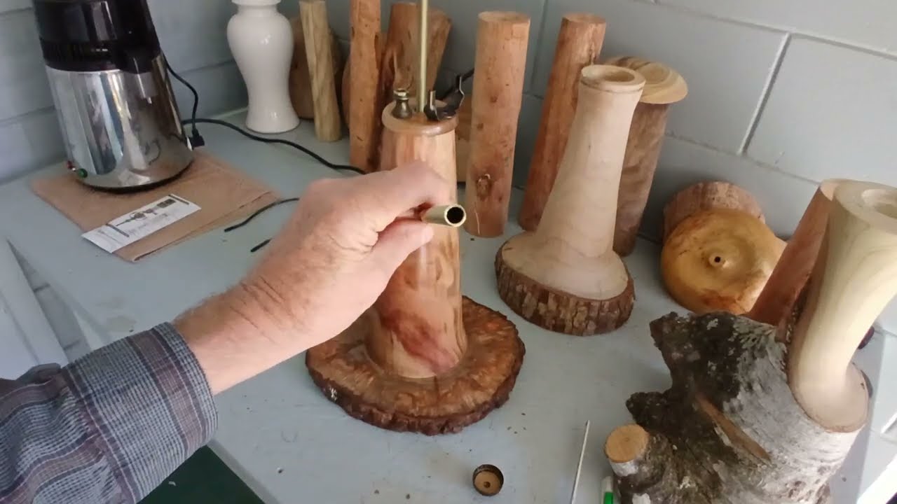 Установка выключателя на деревенскую лампу #столярноедело #токарноедело