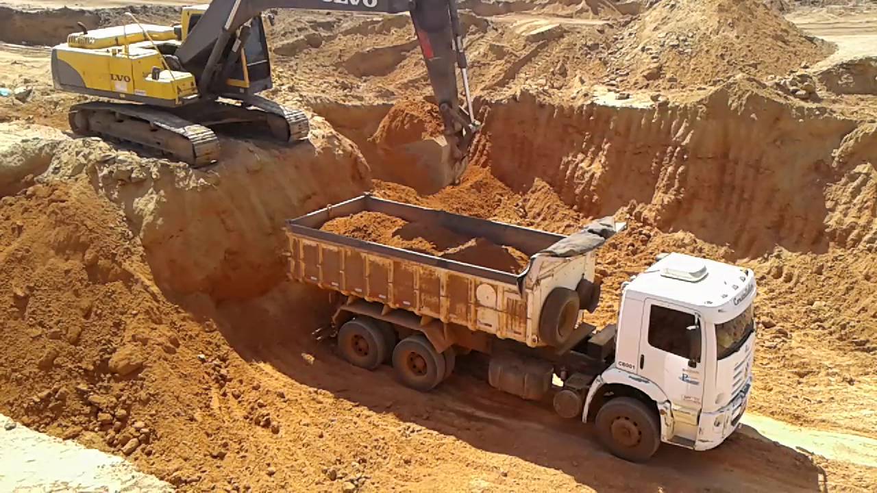 Carregamento PC volvo 240 Operador: Márcio Trindade