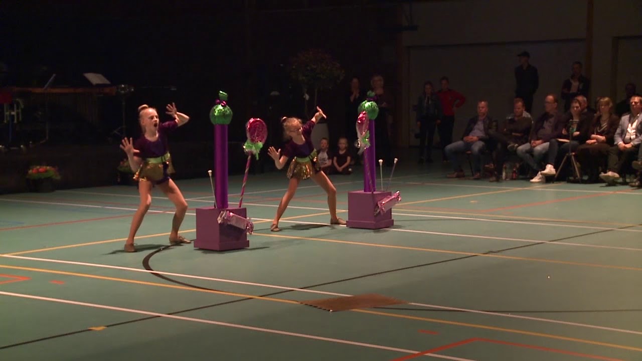 Charlie and the Chocolate Factory - Nienke & Syrin - Prins Hendrik Scheemda