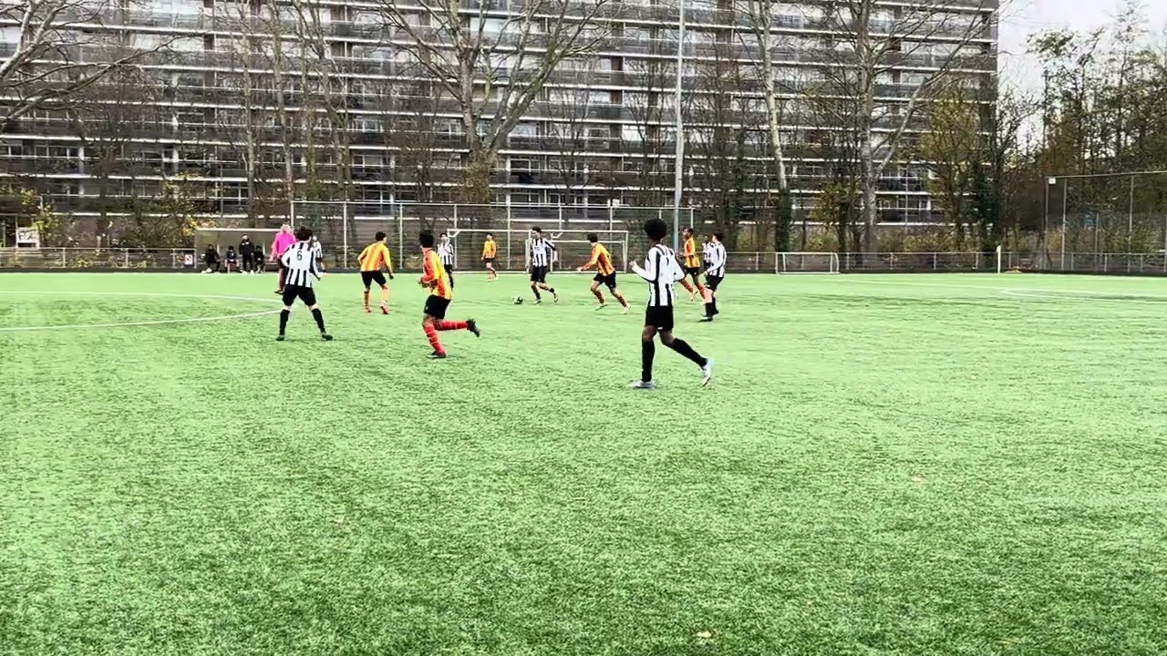 Zwaluwen JO16-1 - VV Rozenburg JO16-1 (28-11-2025) [1e helft]