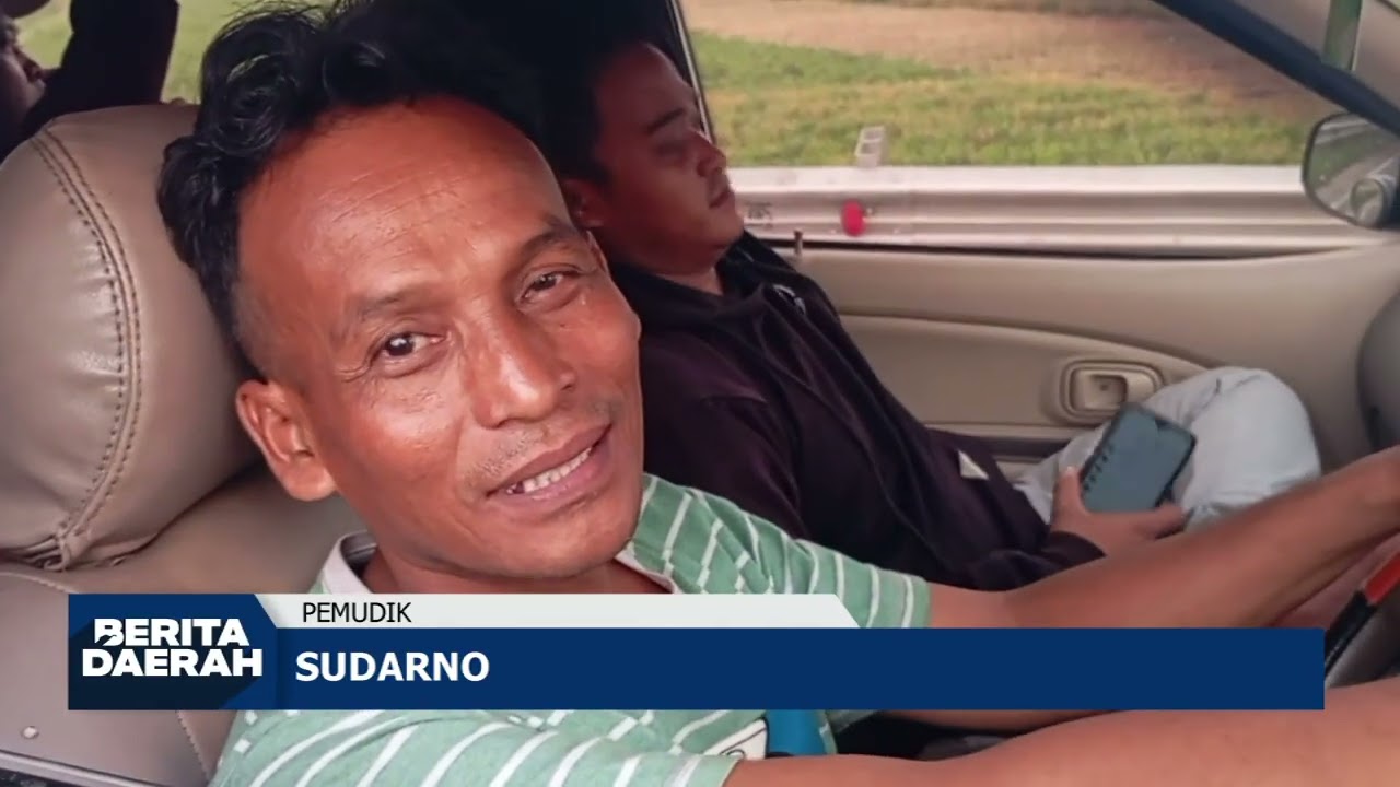 PEMUDIK ABAI SALDO E TOL AKIBATKAN ANTRIAN PANJANG KENDARAAN KELUAR GT PEJAGAN