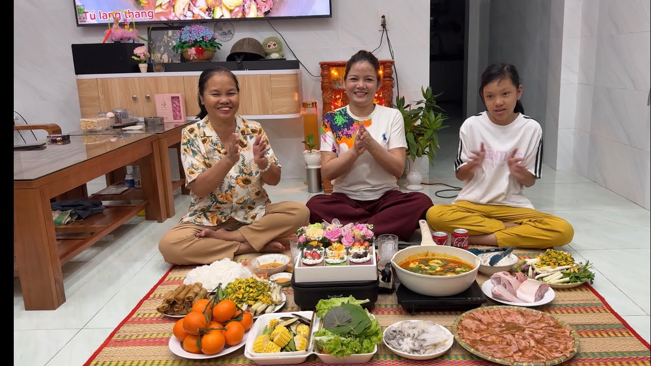 Vợ bật khóc trong bữa tiệc sinh nhật cùng mẹ. Happy birthday vợ yêu với toàn món ngon 