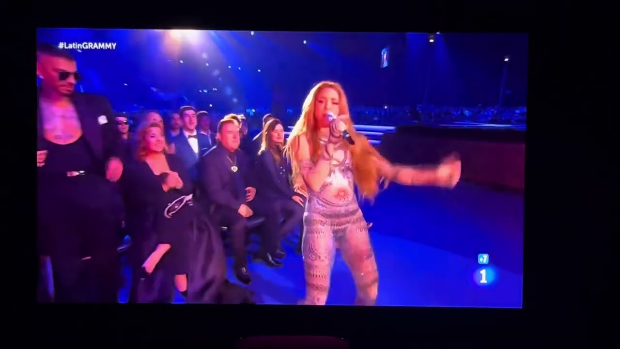 Shakira premios latin Grammy, Sesion 53 junto a Bizarrap