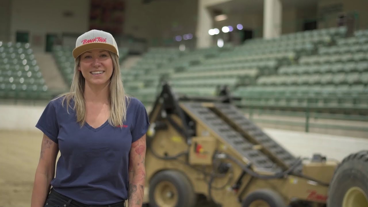 Horse Arena Cleaning @ ACTRA Event | Cherrington 440 XL | BeachTech beach cleaner