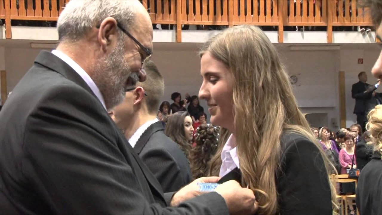 Kaposvári Táncsics Mihály Gimnázium - Szalagavató - 2013 - Szalagtűzés (4/1)