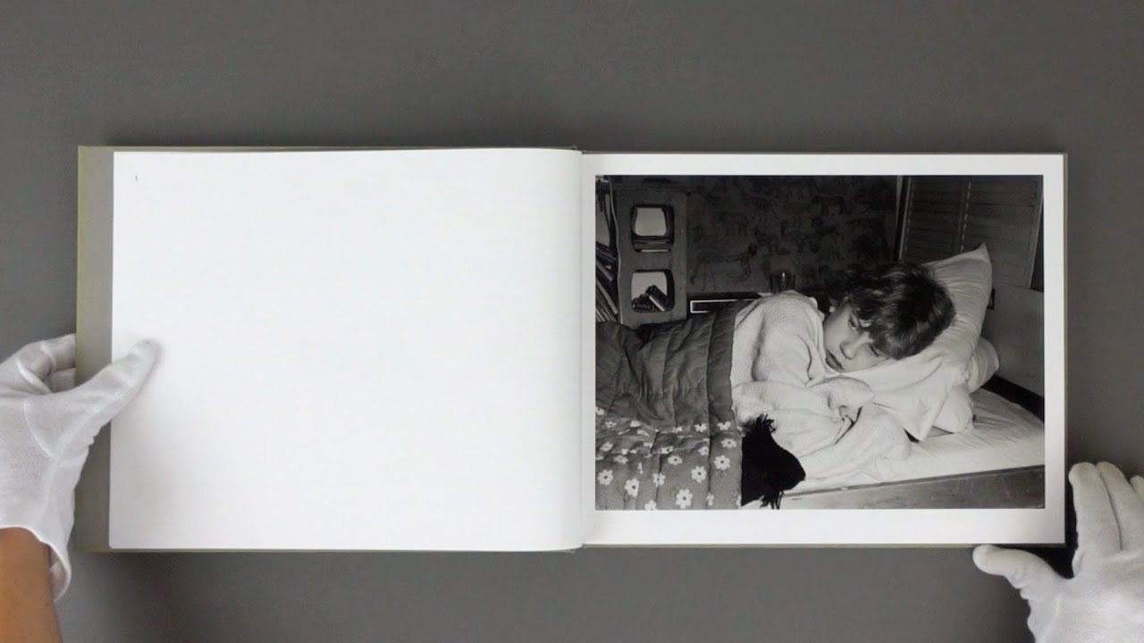 Remarkable emotional complexity and understanding / Joan ALBERT &ldquo;Family Photographs&rdquo;