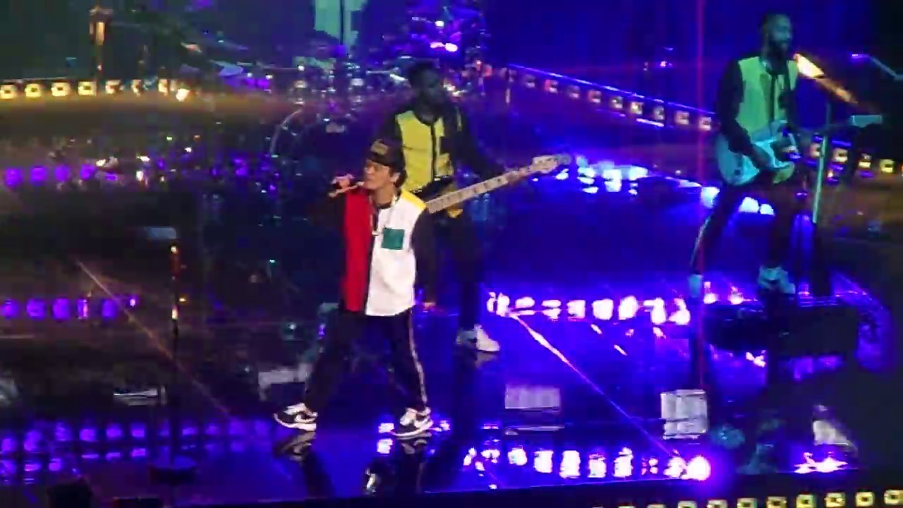 BRUNO MARS NEW YEARS EVE 2017 Finesse