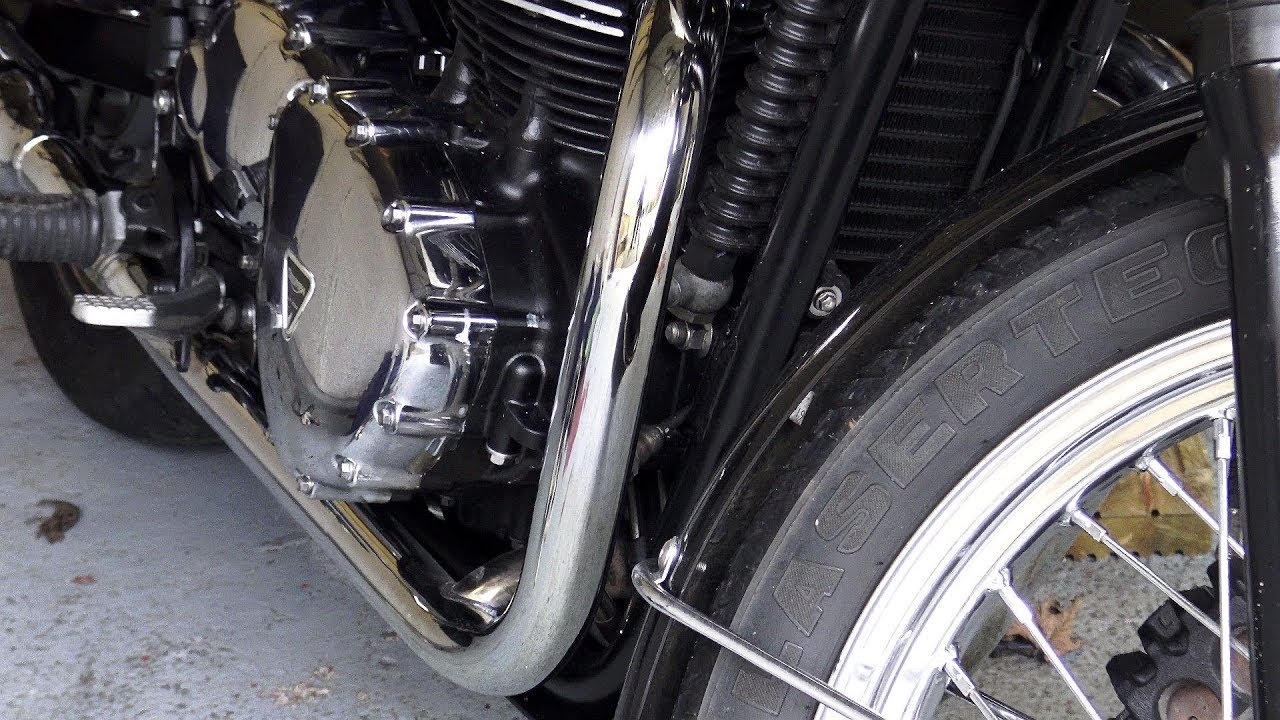 custom Triumph bonneville T100, how to remove Bluing/scratches from motorcycle Exhausts!