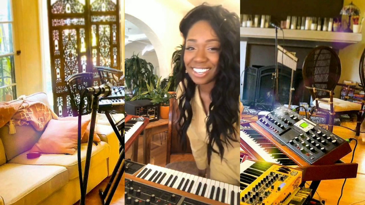 We Are KING: MOOG Synthesizer LIVE