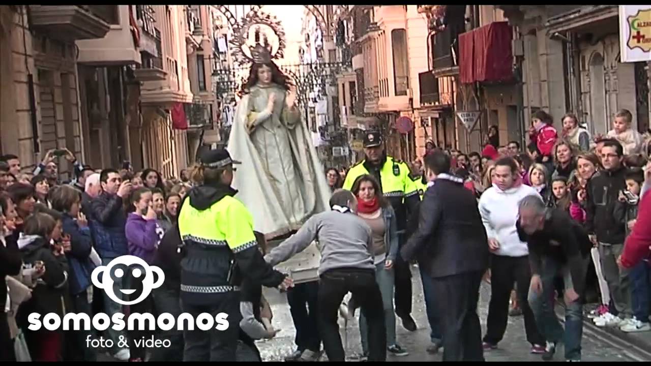 Caída de la Virgen en la Procesión dels Xiulitets 2014