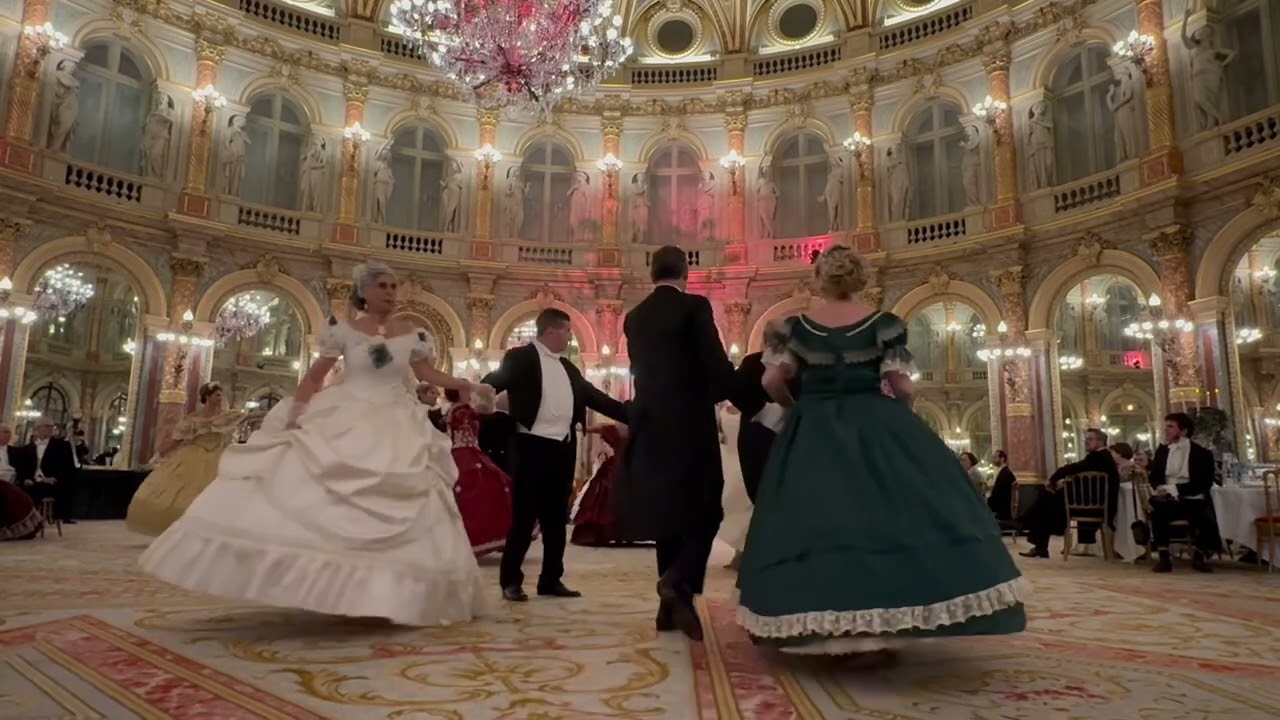 Bal Impérial.Oeuvre des Saint Anges Harmonia Suave. Coreographie et direction Carla Favata
