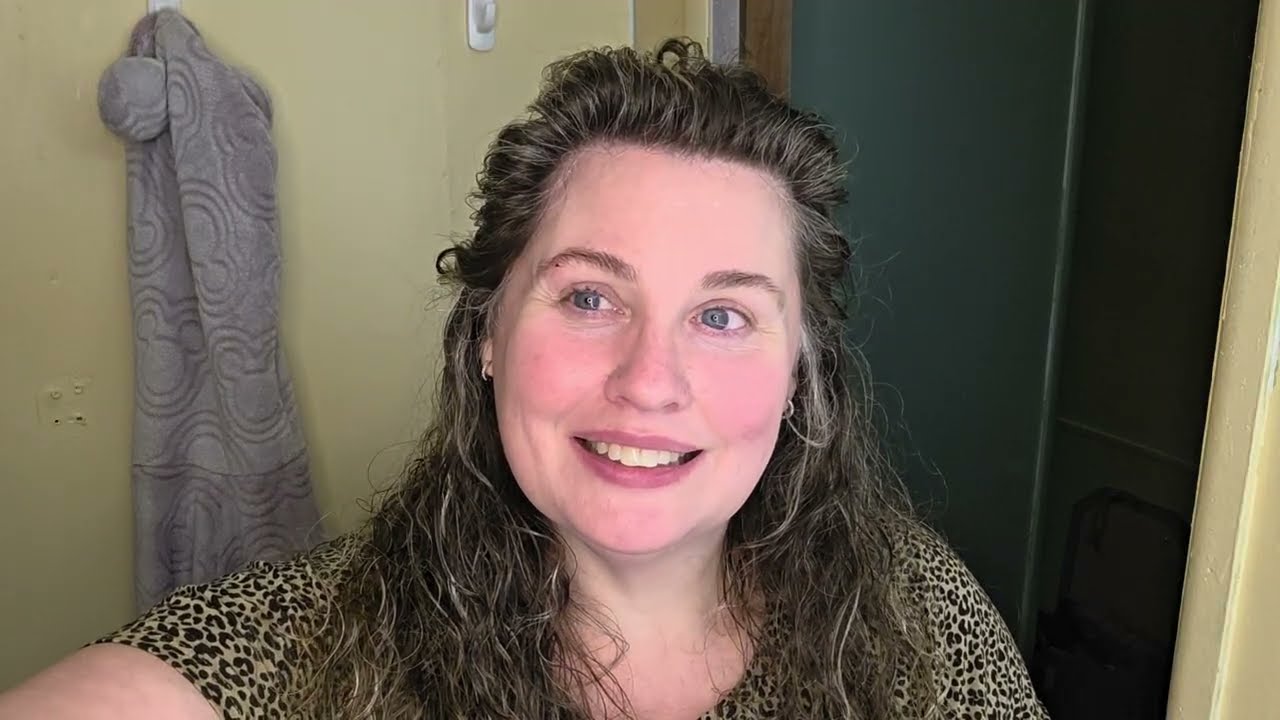 Let's Do Some Self Care And Self Love and Tint Our Eyebrows #selfcare #selflove ##selfcareroutine 