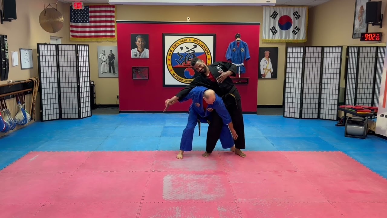 Thumb Up Side Grab - Sin Moo Ryong Moo Kwan