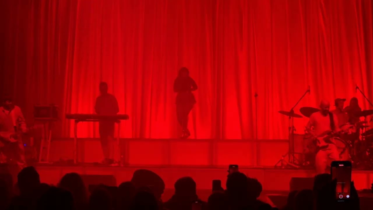 Ewa Farna  - Ewakuacja (live @ Progresja, Warszawa 24.11.2024)
